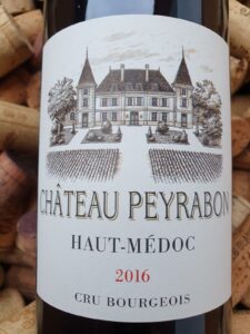 In Jancis Robinson’s guide to the best festive reds staat de Peyrabon 2009! "This is a no-brainer for a classic red bordeaux from a ripe vintage that’s at the peak of its powers. Lusciously ready", aldus Jancis. Bij ons nu de Peyrabon 2016 te koop voor EUR 18 (10% korting vanaf 6 flessen). https://wijnopdronk.nl/product/chateau-peyrabon-haut-medoc-cru-bourgeois-2016/